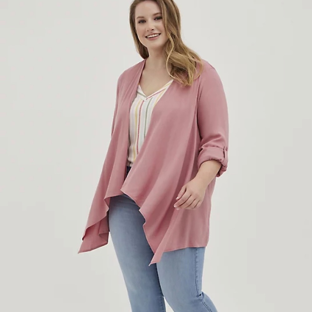 TORRID DRAPE KIMONO - TEXTURED STRETCH RAYON  PINK SIZE 5.  NWT